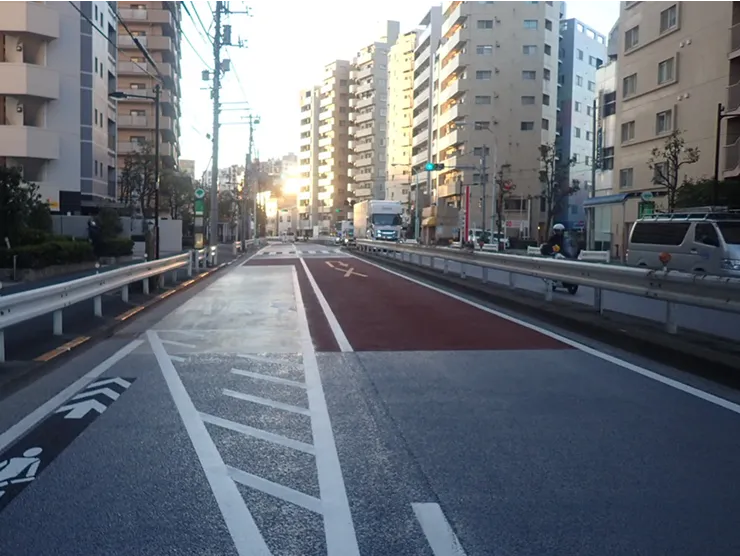 路面補修工事(3六の2・遮熱性舗装)|施工後の様子・2枚目